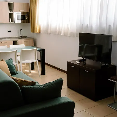 Carlton Apartahotel 4*