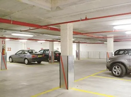 アパートホテル Carlton 4*