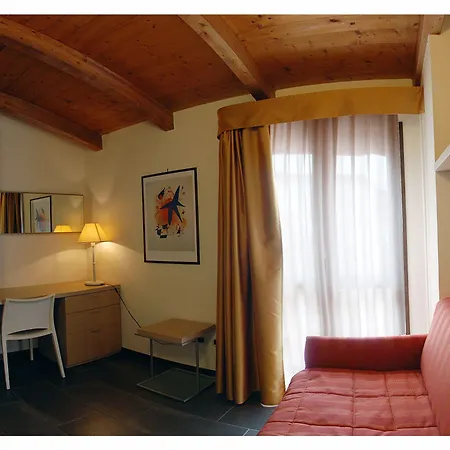 Aparthotel Carlton 4*