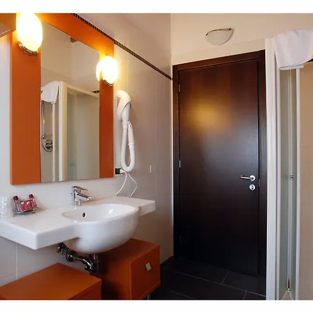 Carlton 아파트호텔 페라라