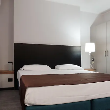 Carlton アパートホテル 4*