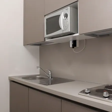 Carlton アパートホテル 4*