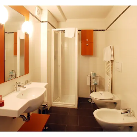 アパートホテル Carlton フェラーラ