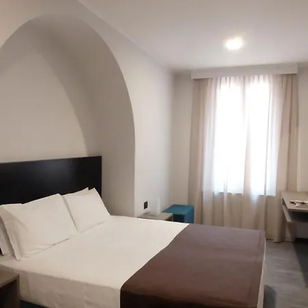 アパートホテル Carlton