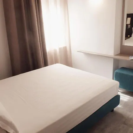 Apart Otel Carlton Ferrara