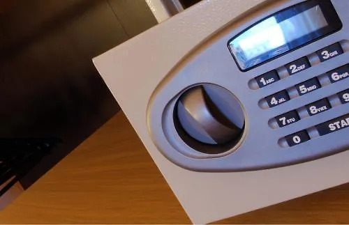 Carlton فيرّارا