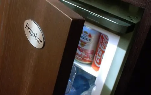 Carlton فيرّارا