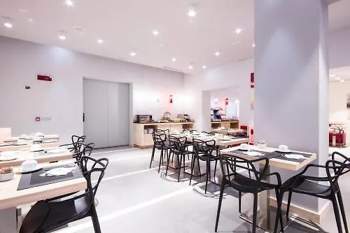 Carlton Aparthotel 4*