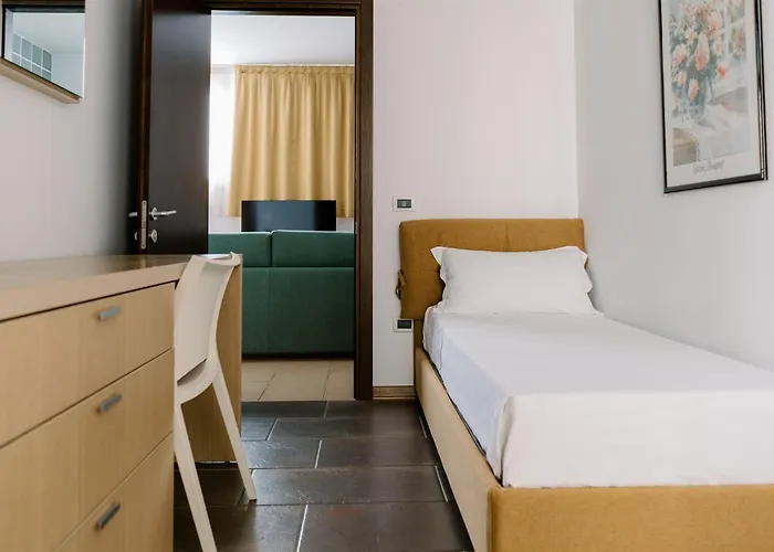 Carlton Aparthotel Ferrara