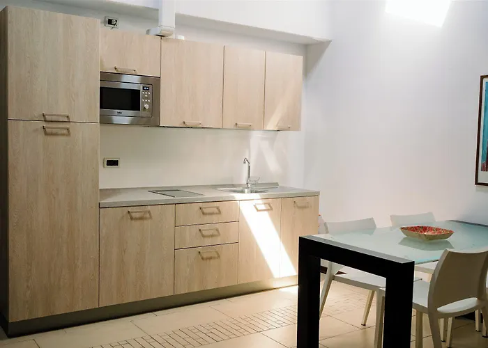 Carlton فيرّارا