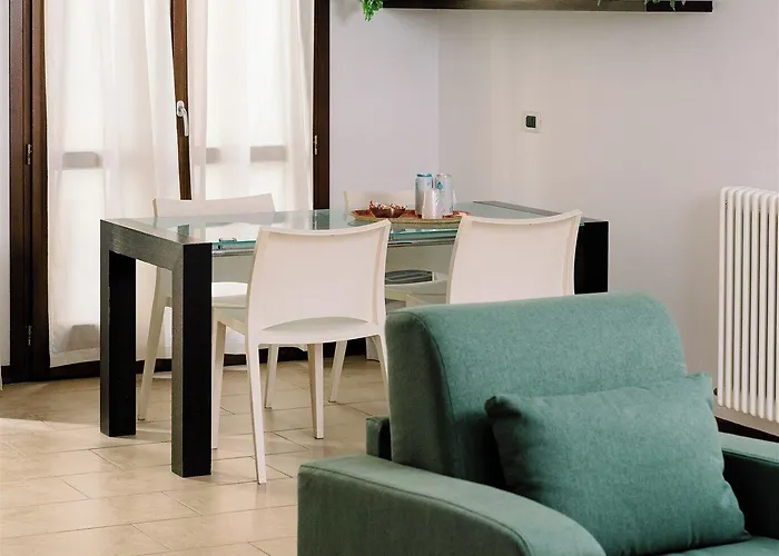 Carlton Apartahotel Ferrara